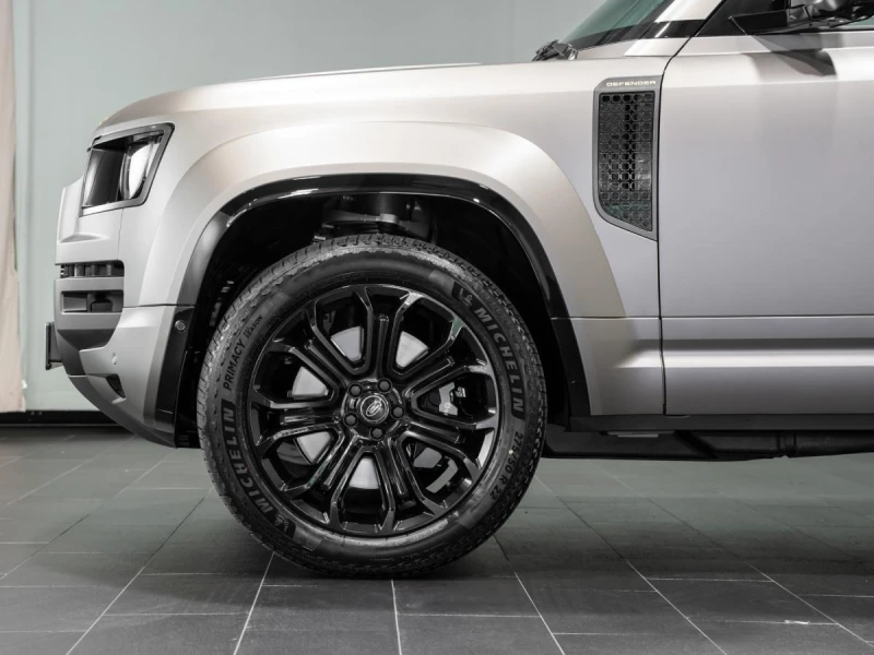 Land Rover Defender 110 OCTA P635 PANO MERIDIAN 360 LED, снимка 3 - Автомобили и джипове - 51762584