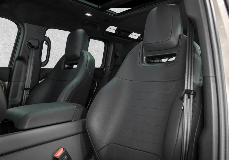 Land Rover Defender 110 OCTA P635 PANO MERIDIAN 360 LED, снимка 8 - Автомобили и джипове - 51762584