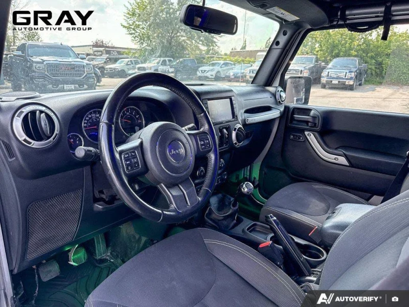 Jeep Wrangler * Unlimited Sahara 4WDАвтоКреди* (ЦЕНА ДО БГ), снимка 9 - Автомобили и джипове - 52980315