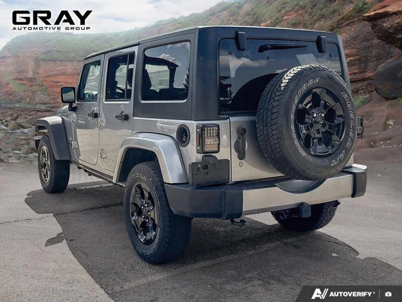 Jeep Wrangler * Unlimited Sahara 4WDАвтоКреди* (ЦЕНА ДО БГ), снимка 3 - Автомобили и джипове - 52980315