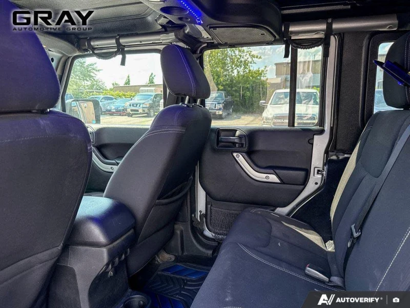 Jeep Wrangler * Unlimited Sahara 4WDАвтоКреди* (ЦЕНА ДО БГ), снимка 14 - Автомобили и джипове - 52980315