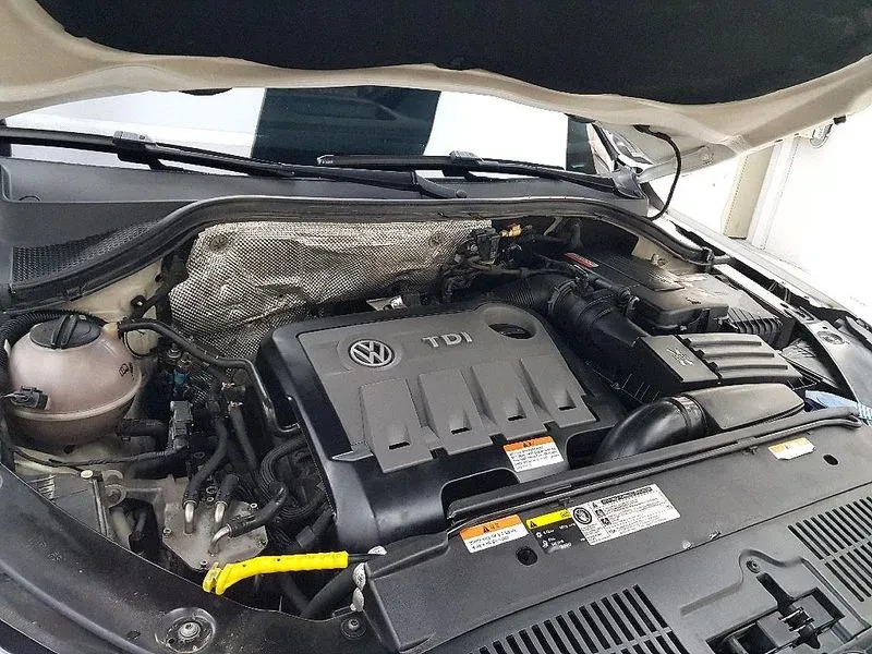 VW Tiguan 2.0 TDI, снимка 6 - Автомобили и джипове - 54302814