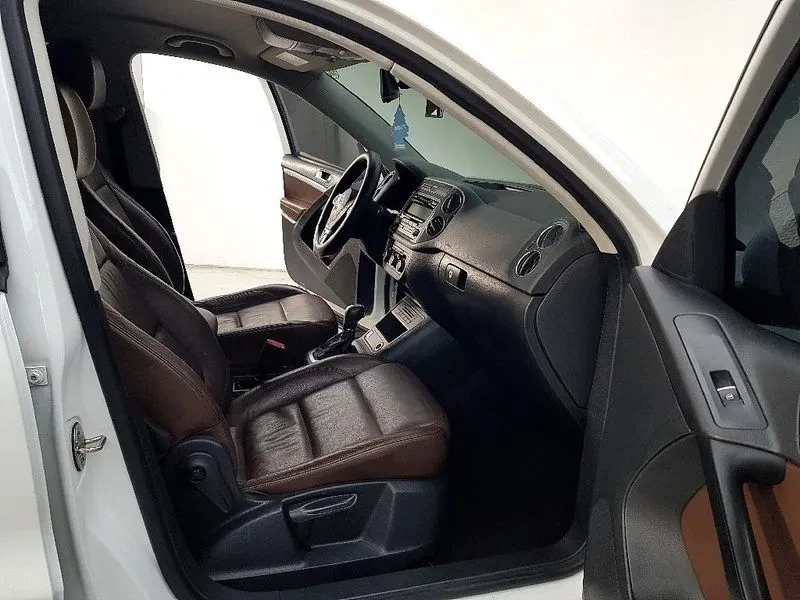 VW Tiguan 2.0 TDI, снимка 15 - Автомобили и джипове - 54302814