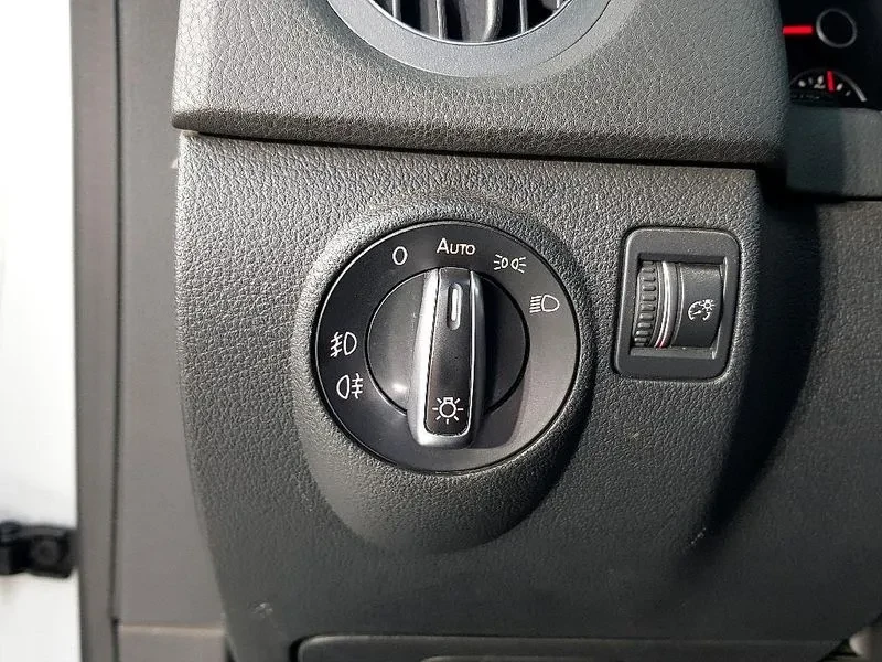 VW Tiguan 2.0 TDI, снимка 11 - Автомобили и джипове - 54302814