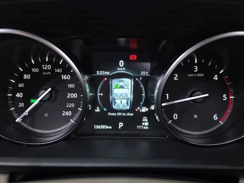 Land Rover Discovery, снимка 8 - Автомобили и джипове - 56736975