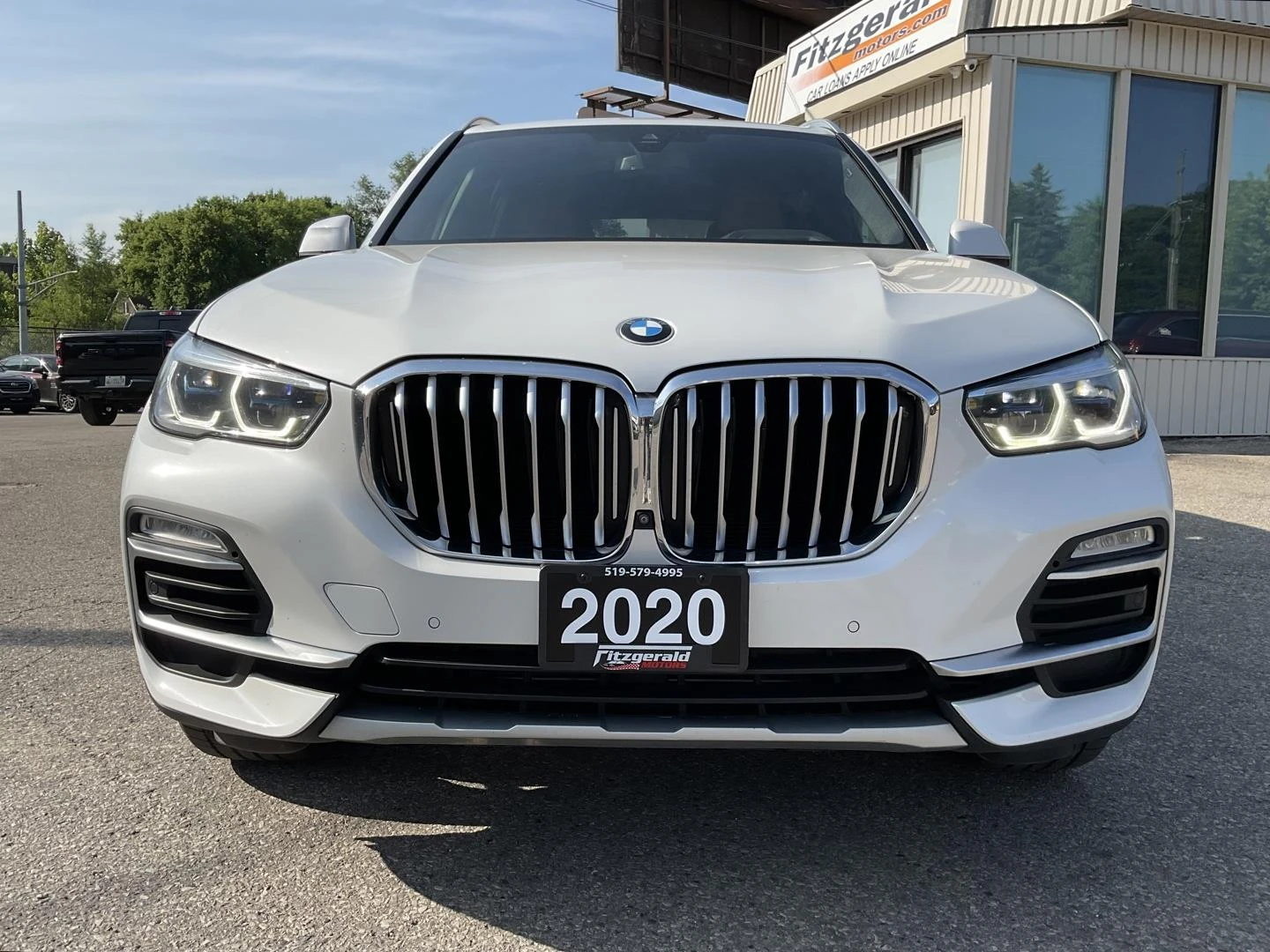 BMW X5 xDrive40i - изображение 2