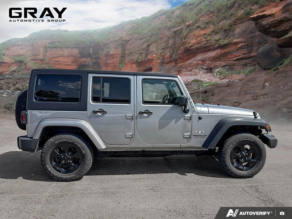 Jeep Wrangler * Unlimited Sahara 4WDАвтоКреди* (ЦЕНА ДО БГ) - изображение 6