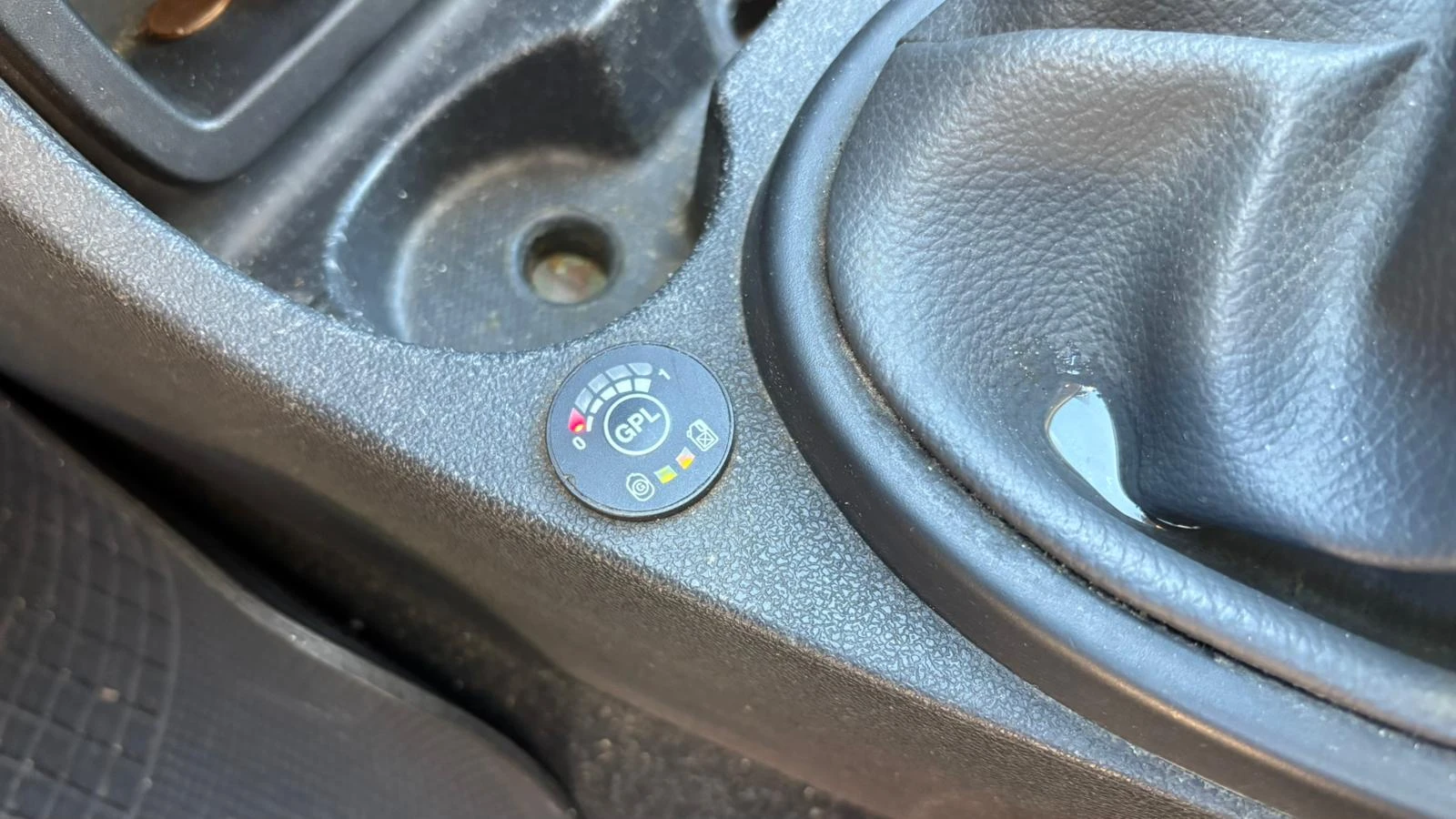 Dacia Duster 1.6 �a�  ������ | Mobile.bg � ����������� 14