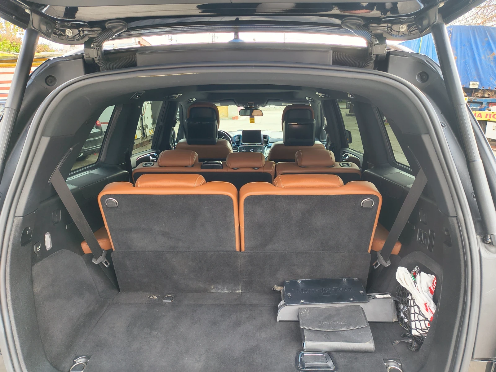 Mercedes-Benz GLS 500, снимка 11 - Автомобили и джипове - 53868625