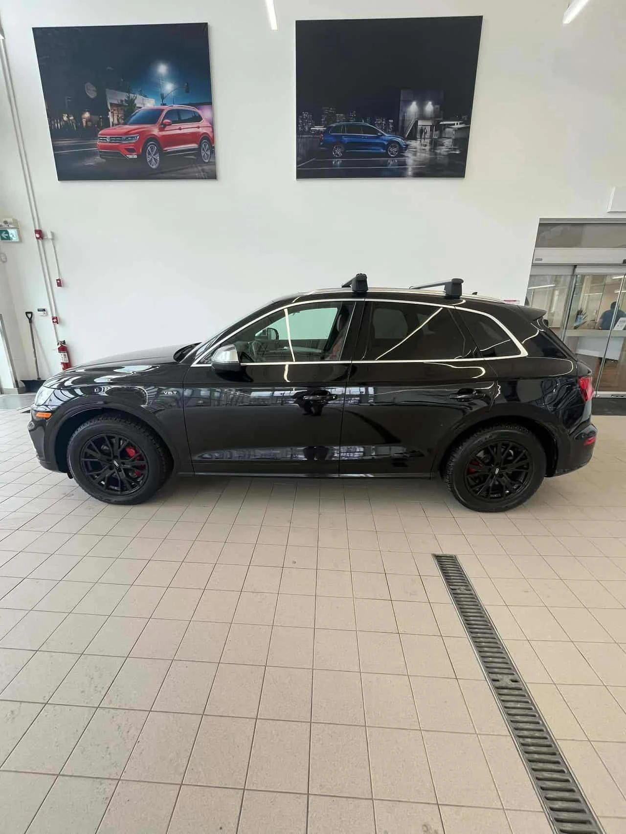 Audi SQ5 Technik/CARFAX/ПАНОРАМА/360 CAM, снимка 3 - Автомобили и джипове - 54115250
