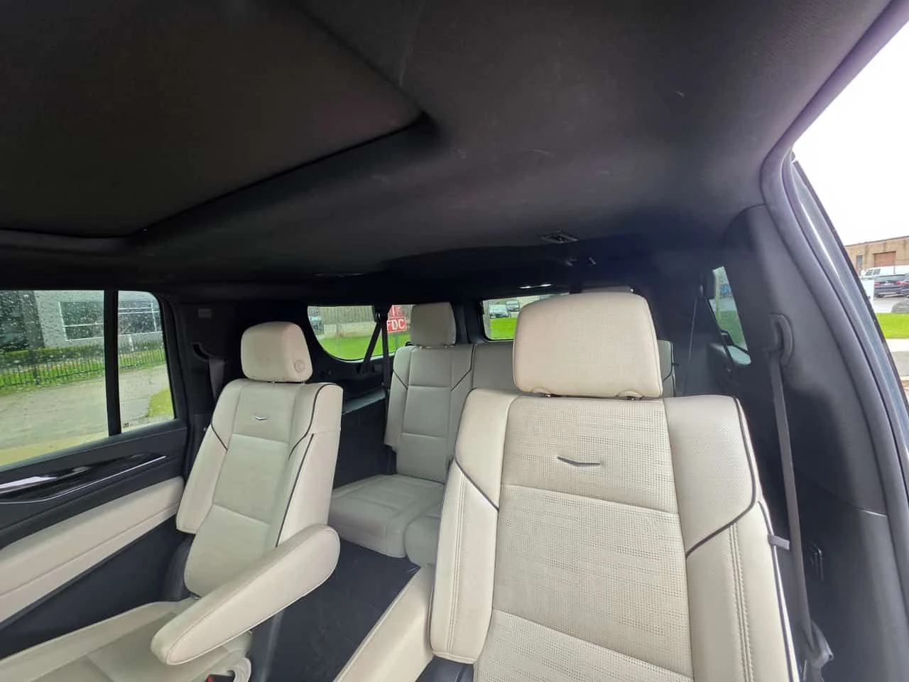 Cadillac Escalade * Sport * 2 КЛЮЧА* ПОДГРЕВ* KEYLESS* PANO* , снимка 14 - Автомобили и джипове - 54368572