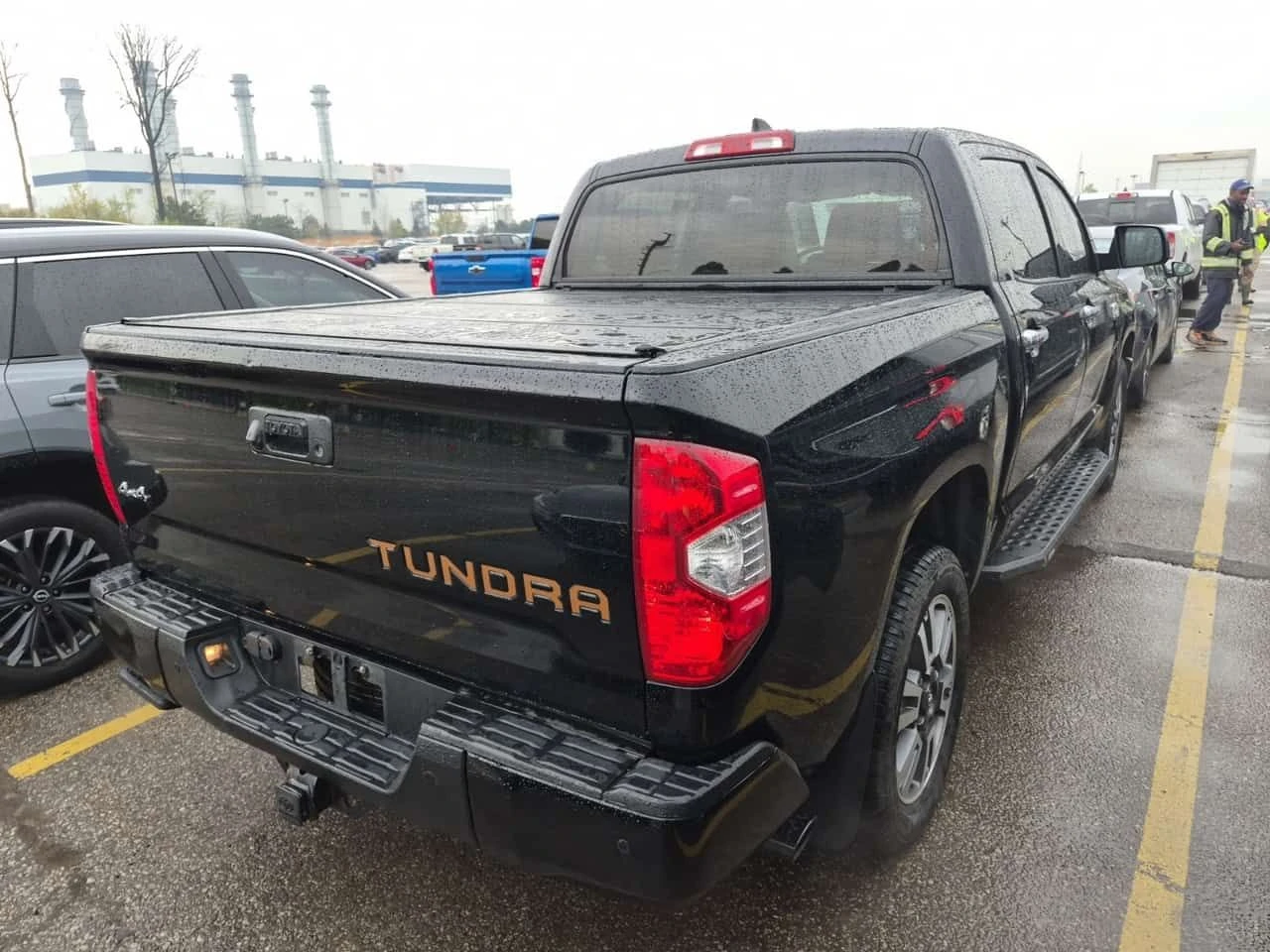 Toyota Tundra PLATINUM CREW CAB SHORT BED| 2 КЛЮЧА| ПОДГР| ОБДУХ, снимка 3 - Автомобили и джипове - 54567931