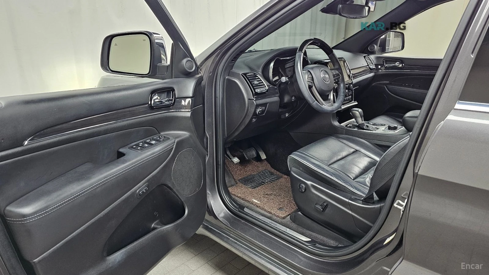 Jeep Cherokee * 3.6* OVERLAND* AWD* ПОДГРЕВ* ОБДУХВАНЕ* ПАНОРАМА, снимка 9 - Автомобили и джипове - 54850806