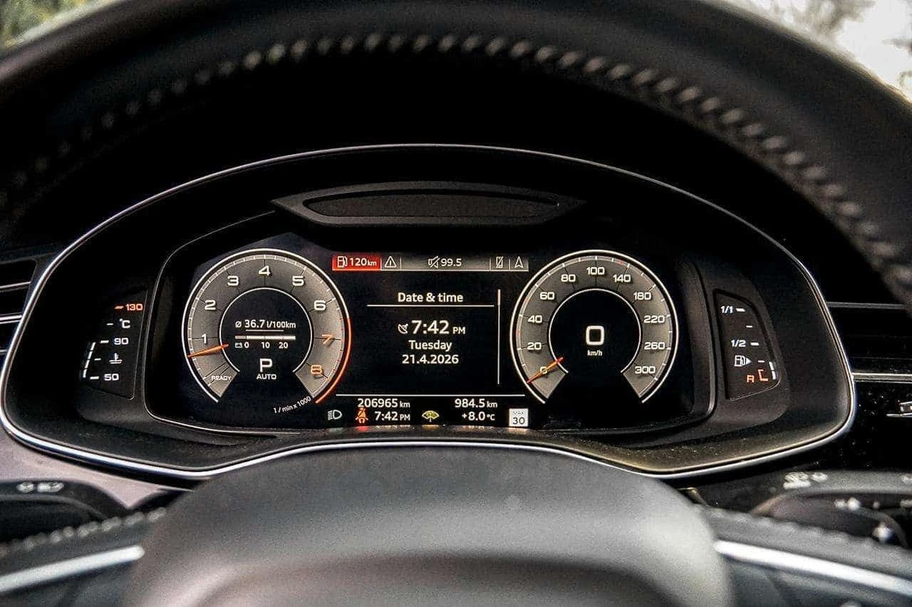 Audi Q8 * Progressiv S LINE QUATTRO| NAVI | 360 CAM | PANO, снимка 15 - Автомобили и джипове - 54917620