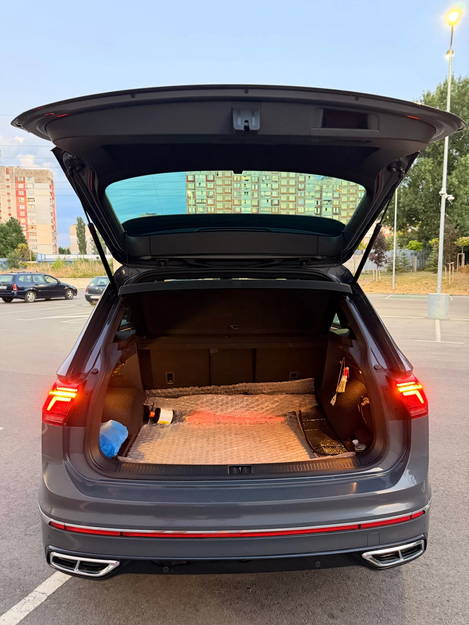 VW Tiguan 2.0 / R-LINE / 4x4 | Mobile.bg � ����������� 4