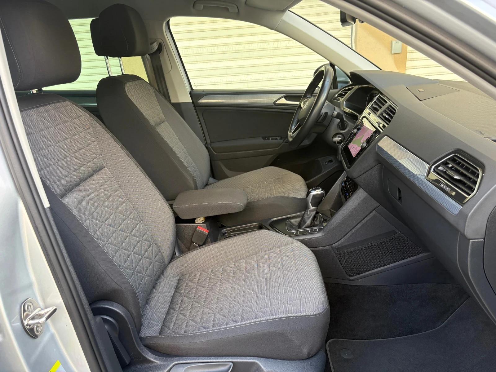 VW Tiguan Digital, Distronic, Сервизна История, снимка 9 - Автомобили и джипове - 55824256