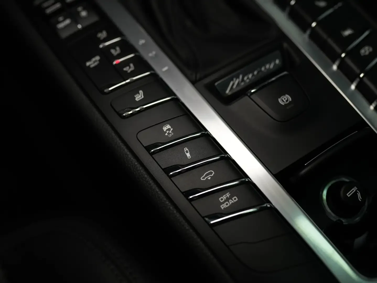 Porsche Macan GTS* Sport Chrono* Pano* 360* BOSE* LCA* PDLS+ * K, снимка 14 - Автомобили и джипове - 56207688