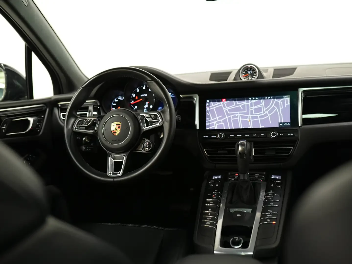 Porsche Macan GTS* Sport Chrono* Pano* 360* BOSE* LCA* PDLS+ * K, снимка 13 - Автомобили и джипове - 56207688