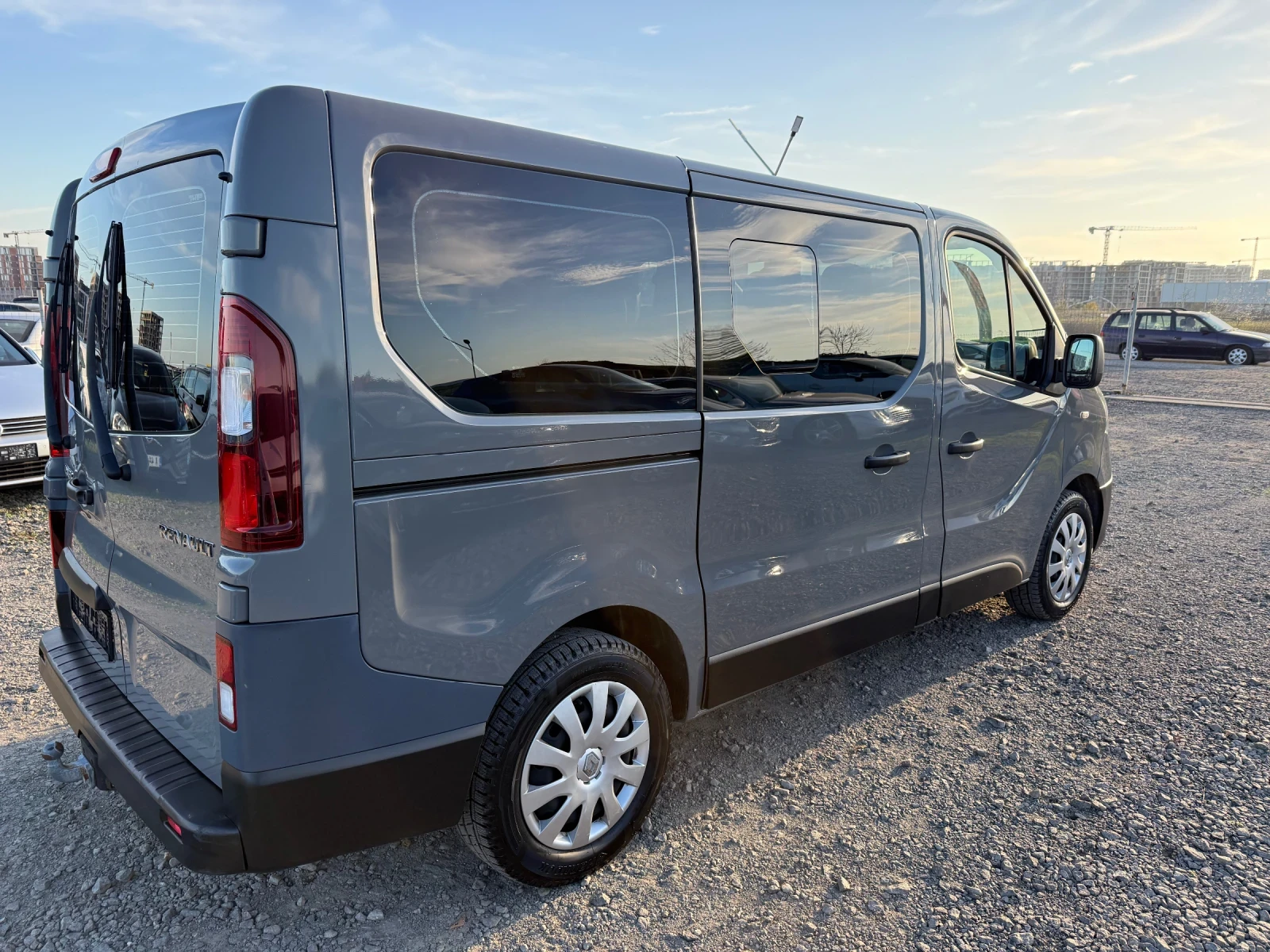 Renault Trafic 1.6D CH 9m 155000km | Mobile.bg   4