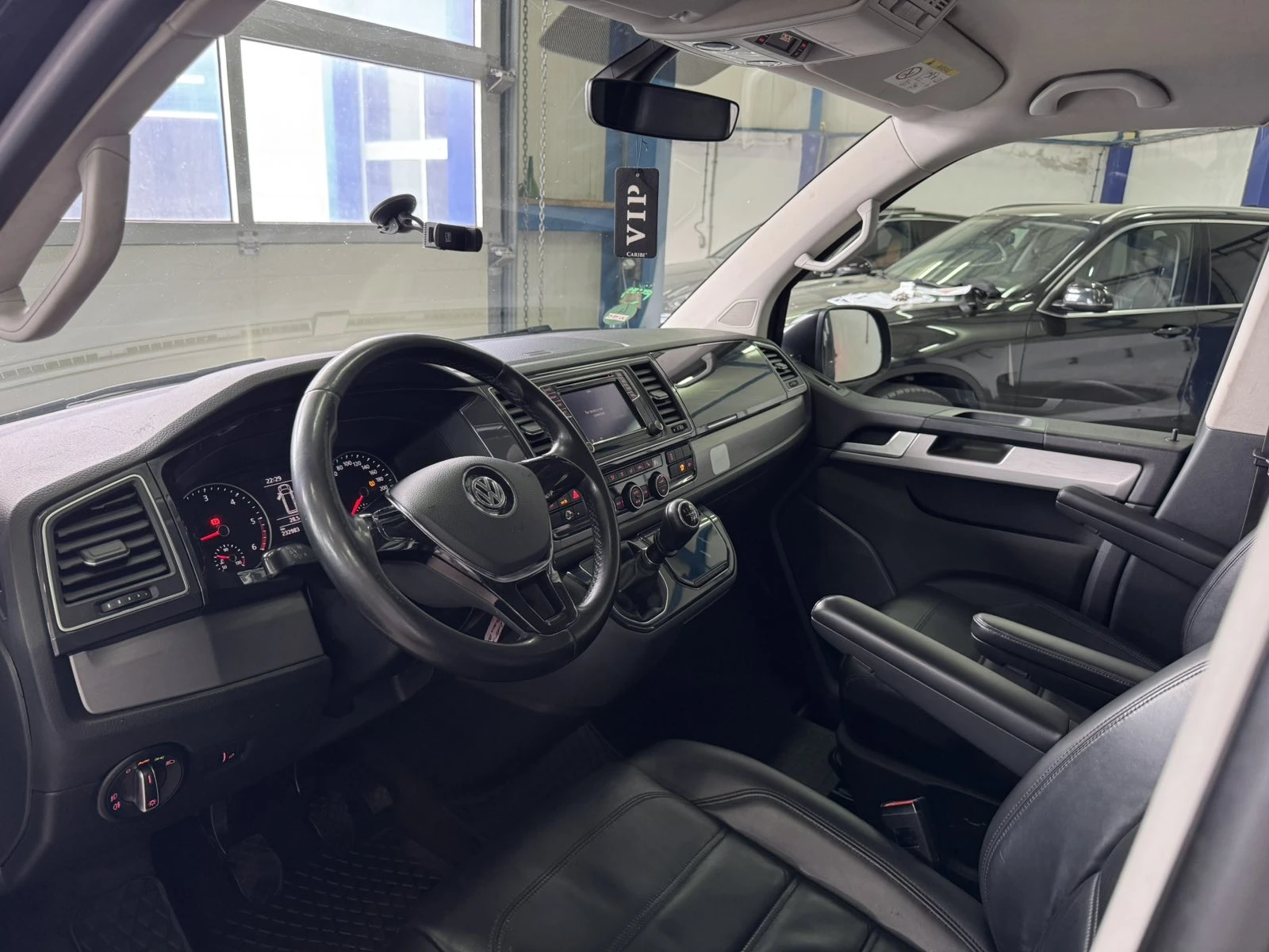 VW T6 LONG HIGLINE 204к.с КОЖА ПАМЕТ КАМЕРИ, снимка 13 - Бусове и автобуси - 54792612