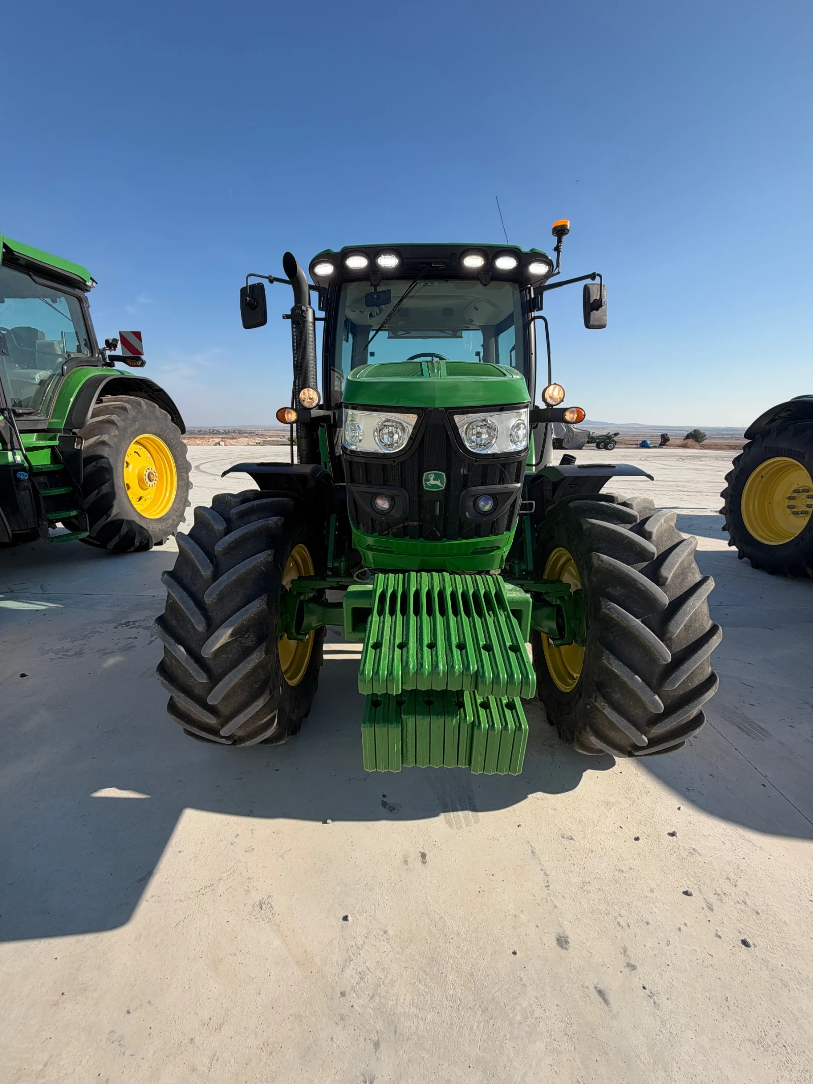 Трактор John Deere 6105R IVT TLS