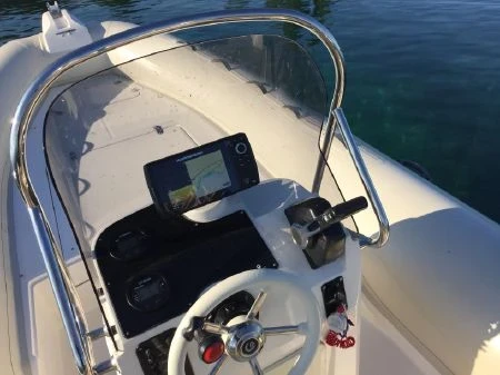 Моторна яхта Capelli Tempest 650, снимка 6 - Воден транспорт - 56313435
