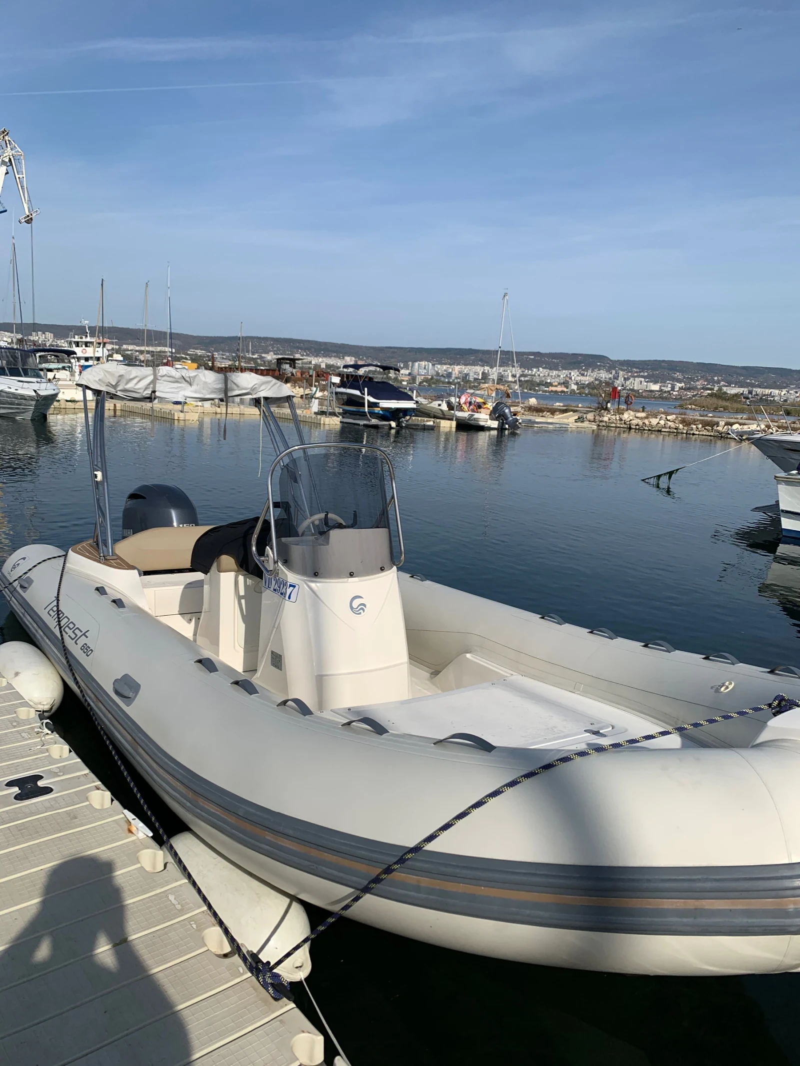 Моторна яхта Capelli Tempest 650, снимка 4 - Воден транспорт - 56313435