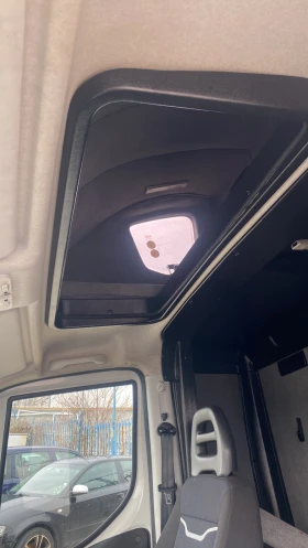 Продавам джамия за бус с две спални помещения. , снимка 9