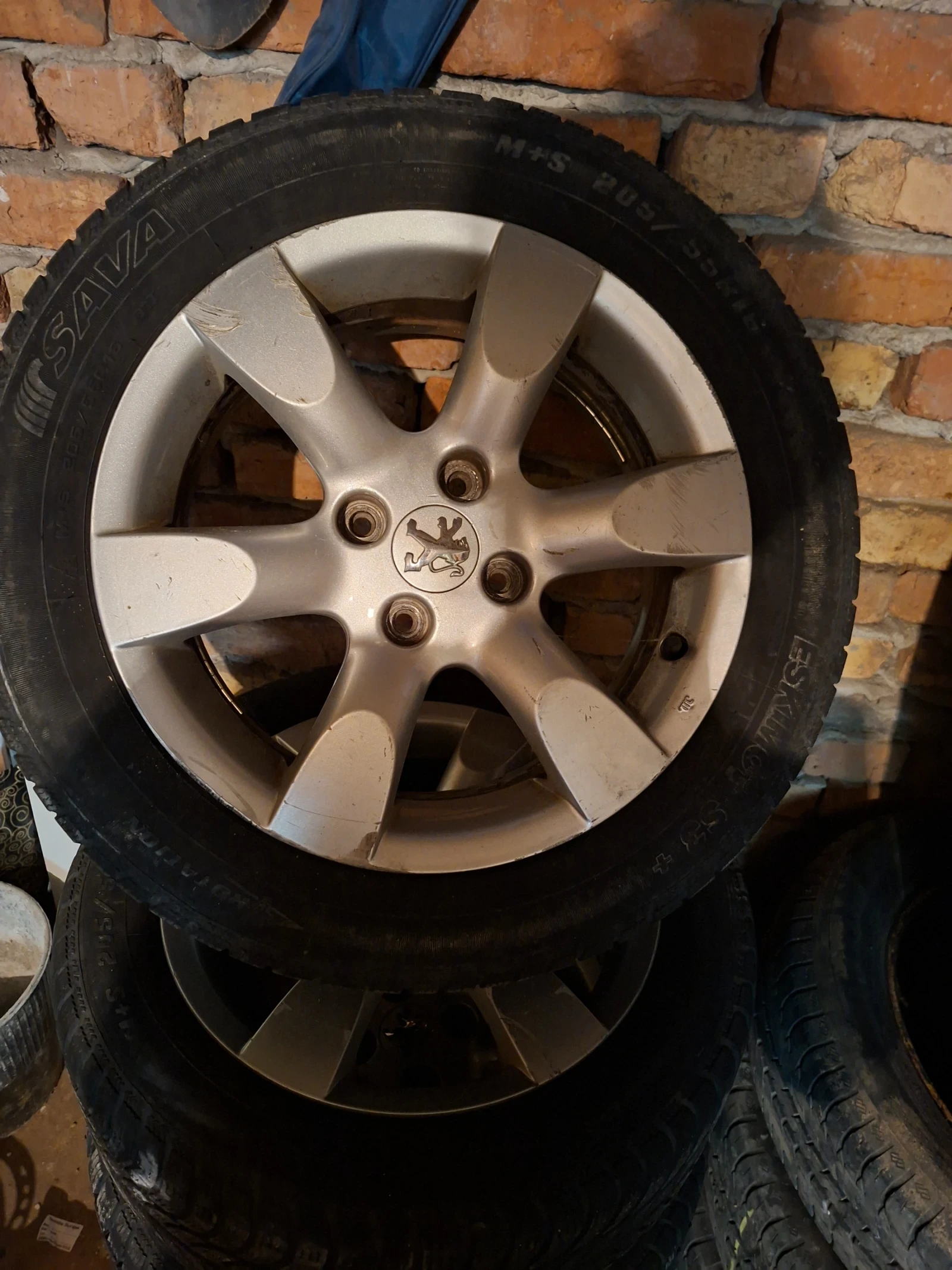 Гуми с джанти Sava 250/55R16
