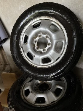        235/65R17  Toyota Land cruiser