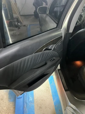 Mercedes-Benz E 270 Авангард, снимка 10