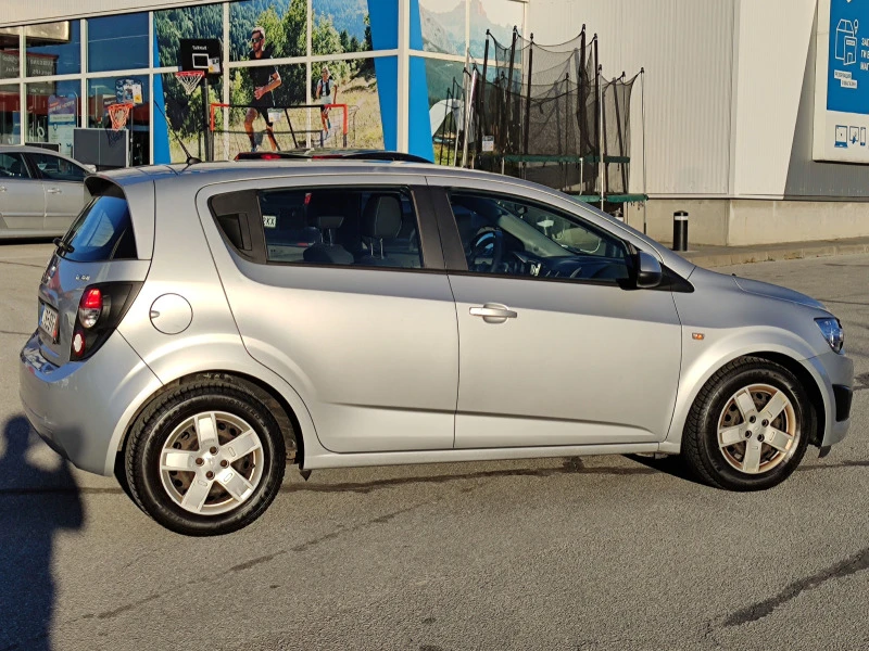 Chevrolet Aveo 1.4i Sport, снимка 6 - Автомобили и джипове - 42448506