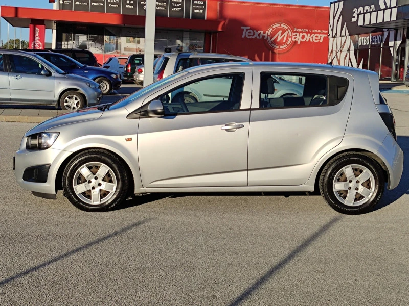 Chevrolet Aveo 1.4i Sport, снимка 8 - Автомобили и джипове - 42448506