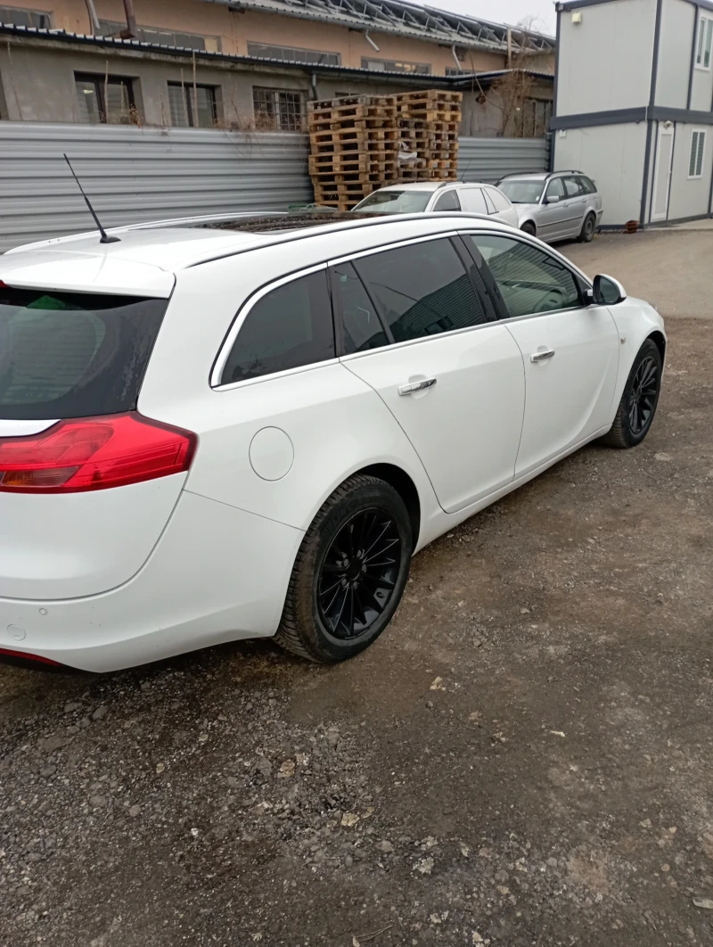 Opel Insignia, снимка 3 - Автомобили и джипове - 48711240