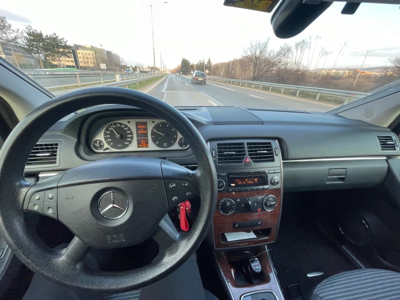 Mercedes-Benz B 200 Договаряне, снимка 5 - Автомобили и джипове - 48950109