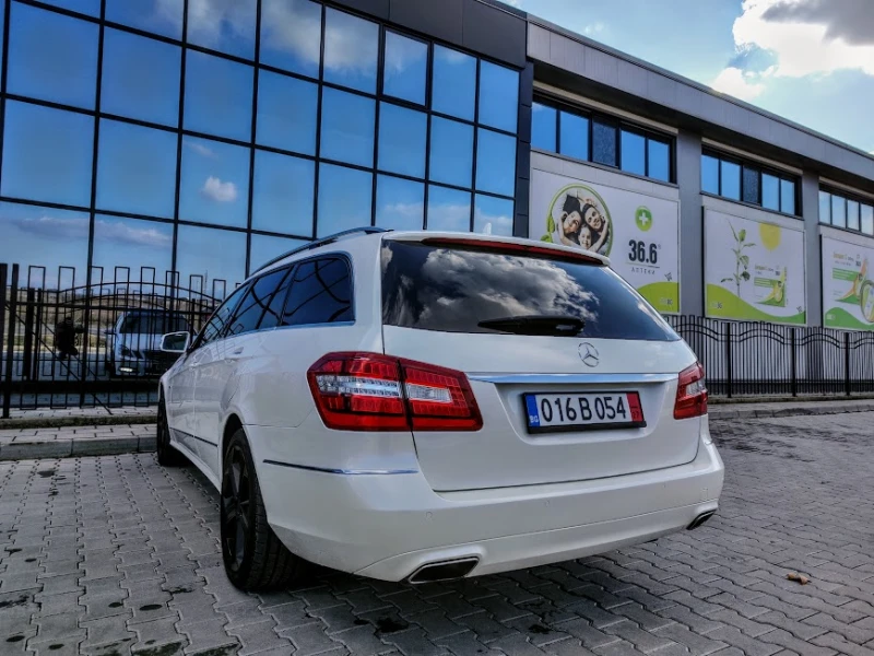 Mercedes-Benz E 350 * 4MATIC* AVANTGARDE* PANORAMA* FULL, снимка 6 - Автомобили и джипове - 49200102