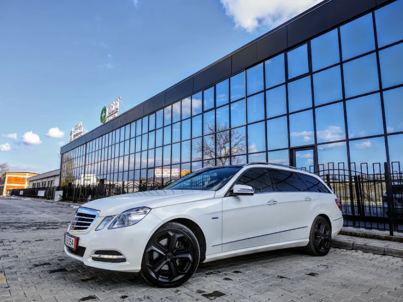 Mercedes-Benz E 350 * 4MATIC* AVANTGARDE* PANORAMA* FULL, снимка 7 - Автомобили и джипове - 49200102