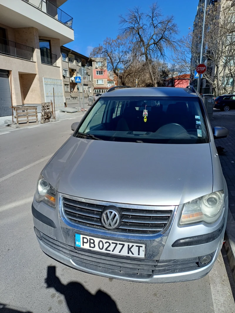 VW Touran 1.6, снимка 1 - Автомобили и джипове - 49420196