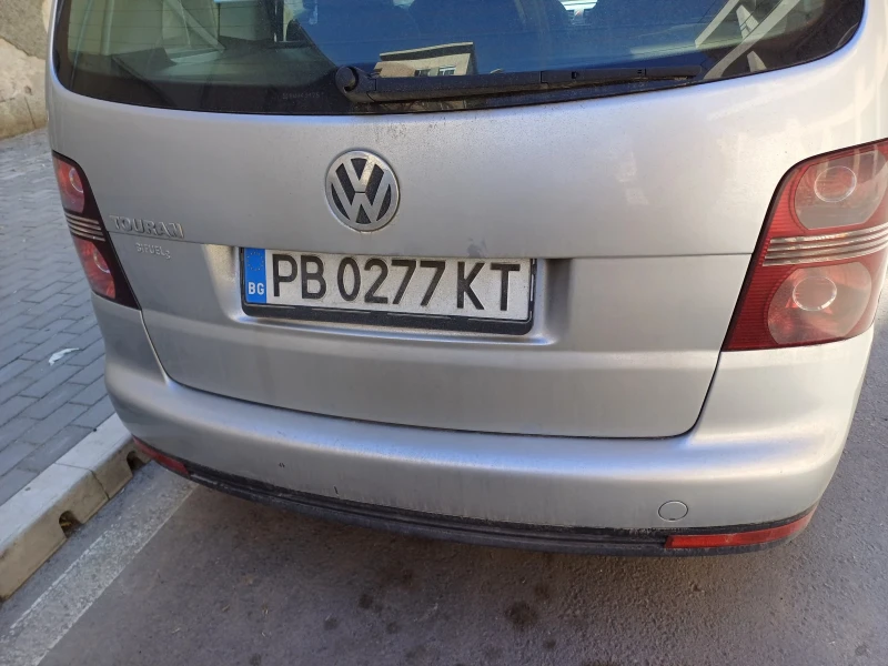 VW Touran 1.6, снимка 3 - Автомобили и джипове - 49420196