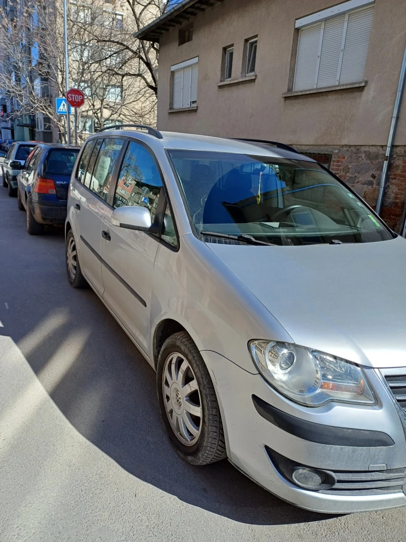 VW Touran 1.6, снимка 6 - Автомобили и джипове - 49420196