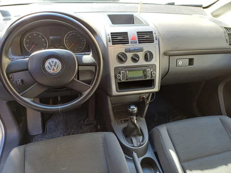 VW Touran 1.6, снимка 14 - Автомобили и джипове - 49420196