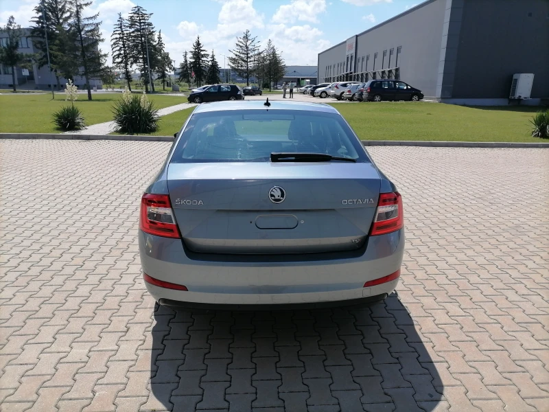 Skoda Octavia 2.0 TDI DSG, снимка 4 - Автомобили и джипове - 51156021