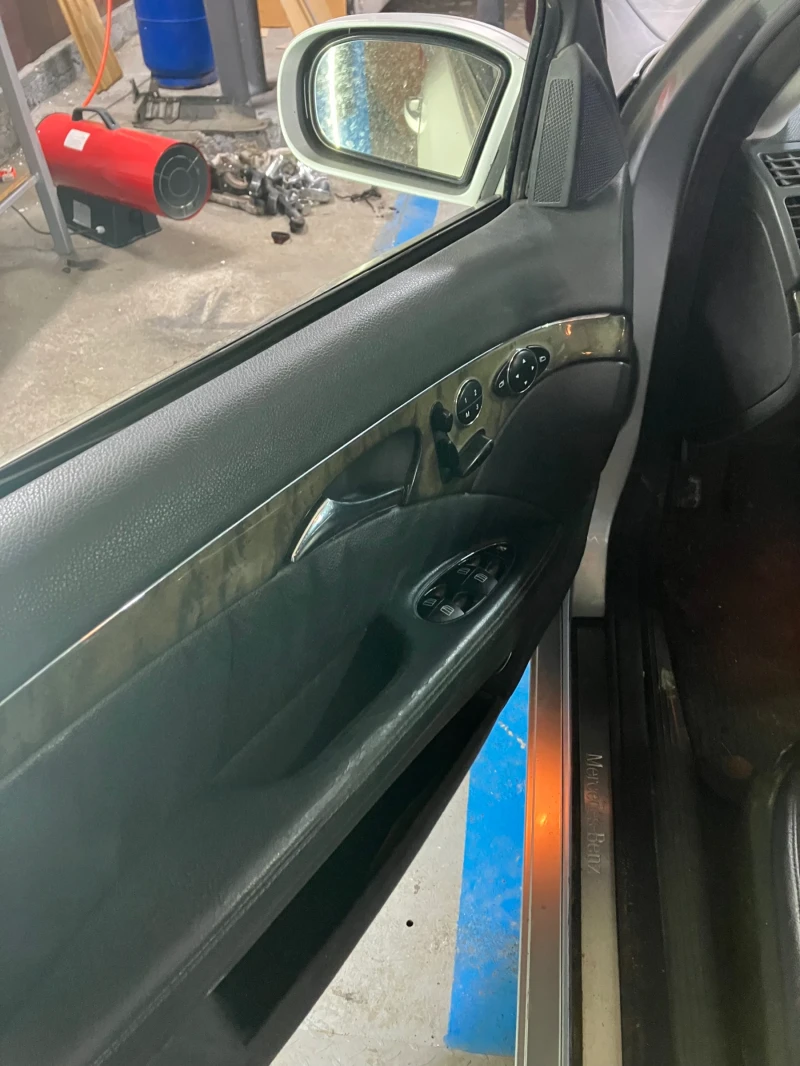 Mercedes-Benz E 270 Авангард, снимка 6 - Автомобили и джипове - 52729965