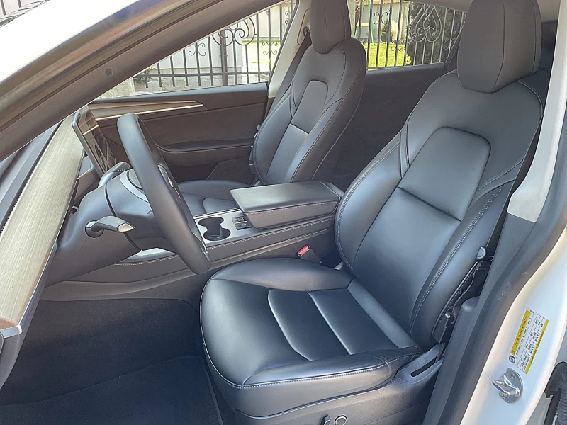 Tesla Model Y Long Range 4x4 Реална Обява, снимка 10 - Автомобили и джипове - 53599126