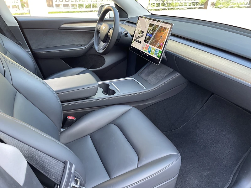 Tesla Model Y Long Range 4x4 Реална Обява, снимка 12 - Автомобили и джипове - 53599126