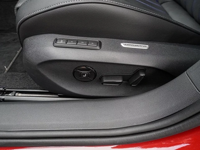 VW Passat Variant 2.0 TDI 4Motion = R-Line = �������� | Mobile.bg � ����������� 6