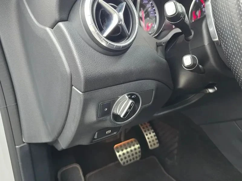 Mercedes-Benz CLA 250, снимка 17 - Автомобили и джипове - 56690342