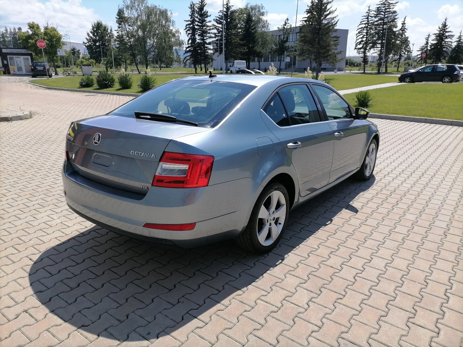 Skoda Octavia 2.0 TDI DSG - изображение 5