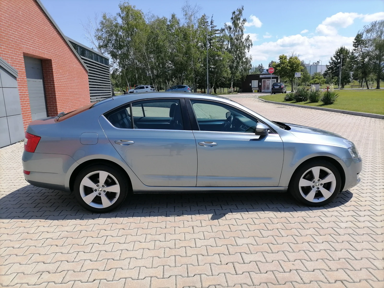 Skoda Octavia 2.0 TDI DSG - изображение 6
