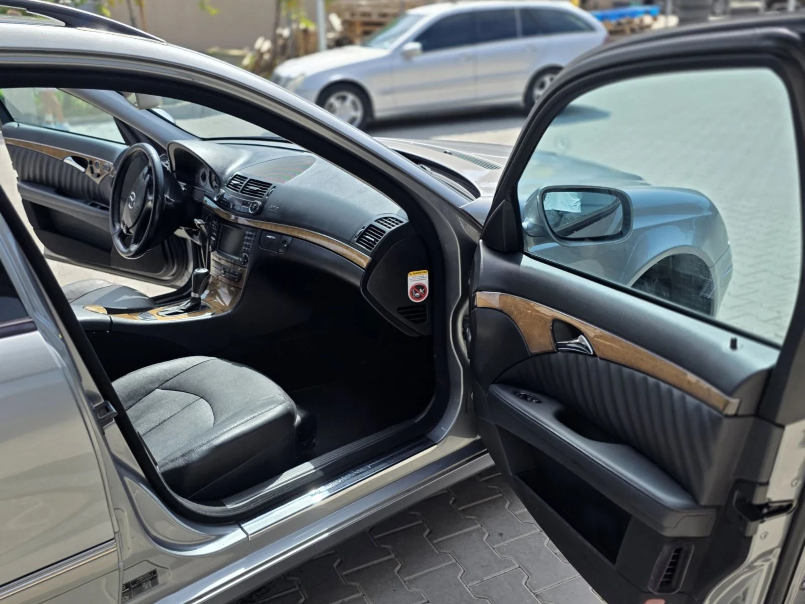 Mercedes-Benz E 320 Нов внос, Теглич, Навигация, Обдухване, Подгрев. - изображение 10